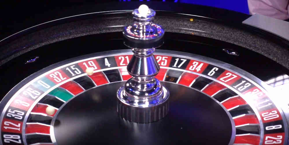 Online double ball roulette